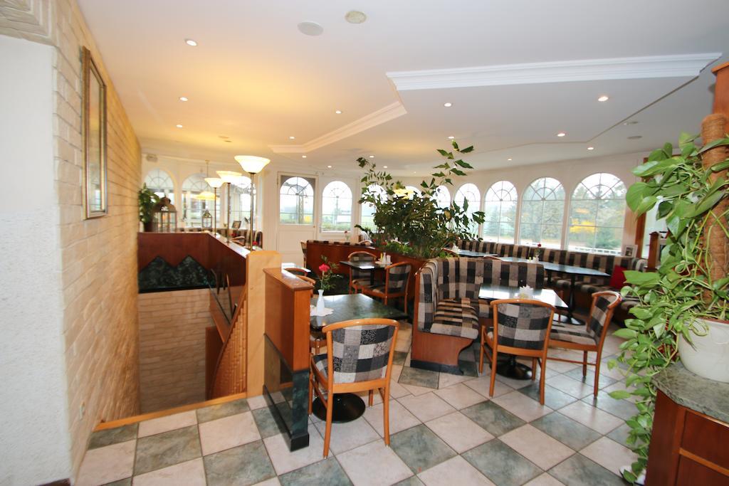Hotel -Winterfelder Hof Apenburg-Winterfeld エクステリア 写真
